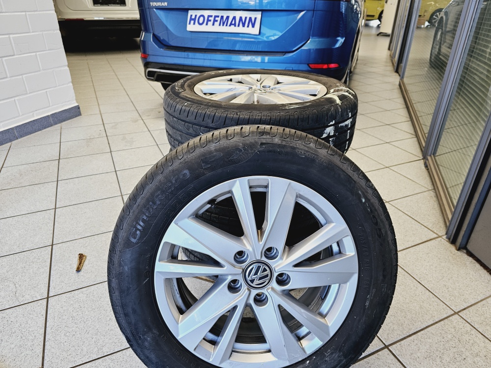 VW Touran  bei Hoffmann Automobile in Wolfsburg kaufen und sofort mitnehmen - Bild 4