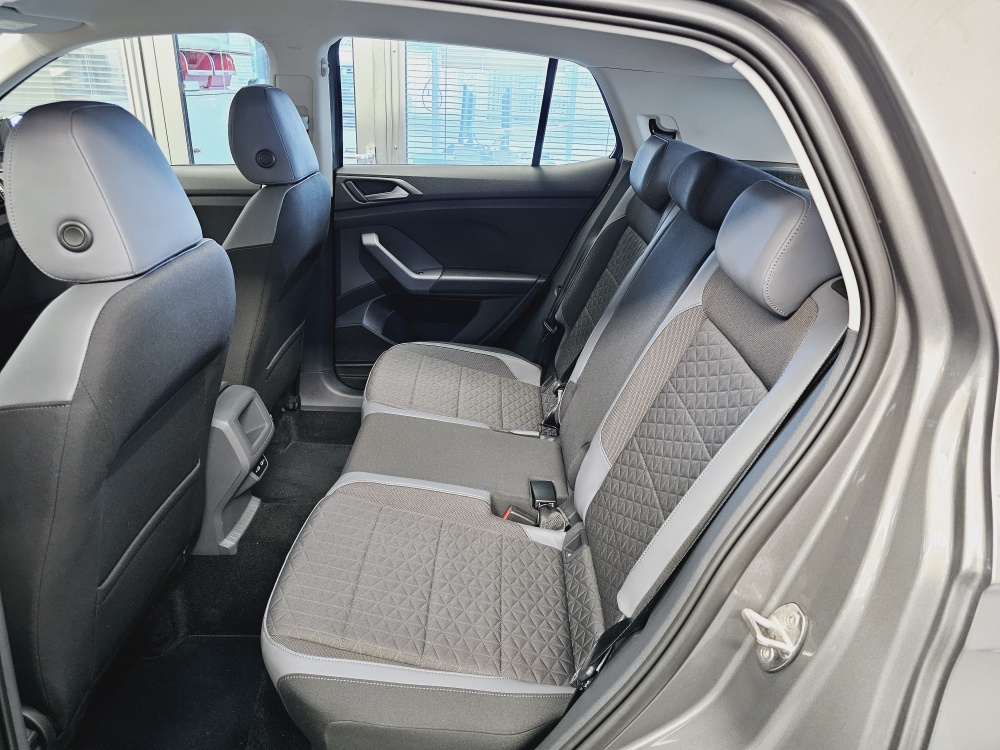 VW T-Cross  bei Hoffmann Automobile in Wolfsburg kaufen und sofort mitnehmen - Bild 4