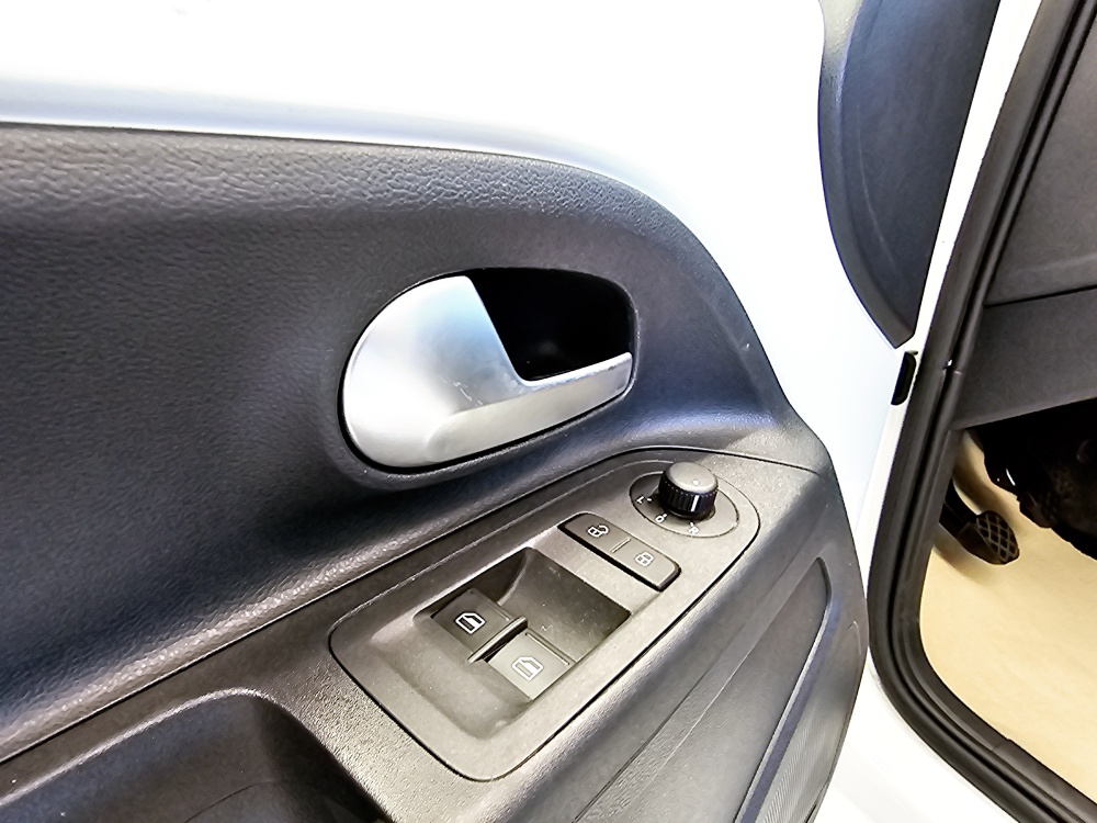 VW up!  bei Hoffmann Automobile in Wolfsburg kaufen und sofort mitnehmen - Bild 12