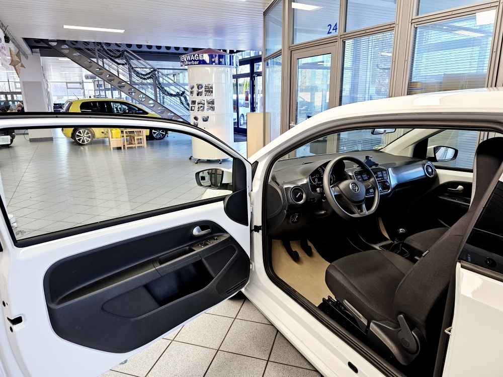 VW up!  bei Hoffmann Automobile in Wolfsburg kaufen und sofort mitnehmen - Bild 13