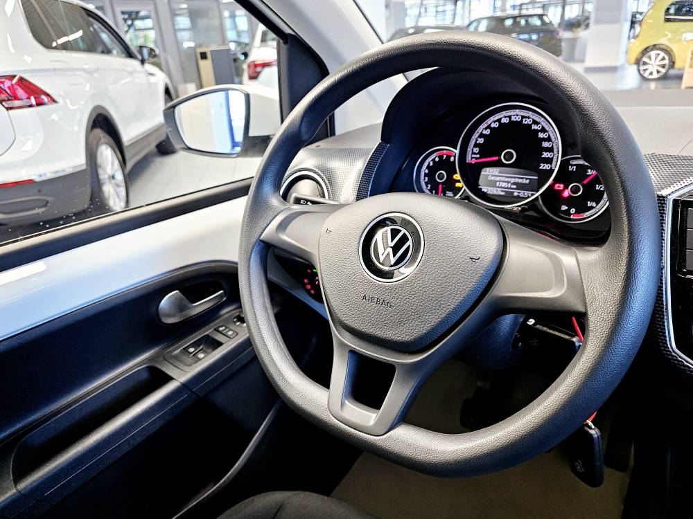 VW up!  bei Hoffmann Automobile in Wolfsburg kaufen und sofort mitnehmen - Bild 8
