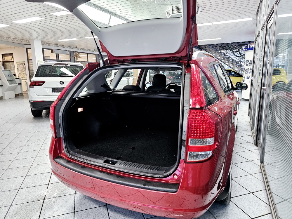 Kia Ceed  bei Hoffmann Automobile in Wolfsburg kaufen und sofort mitnehmen - Bild 2