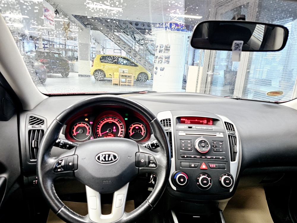 Kia Ceed  bei Hoffmann Automobile in Wolfsburg kaufen und sofort mitnehmen - Bild 9
