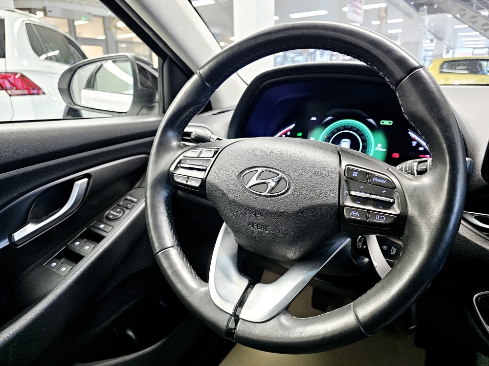 Hyundai i30 Kombi  bei Hoffmann Automobile in Wolfsburg kaufen und sofort mitnehmen - Bild 13