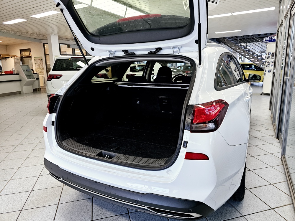 Hyundai i30 Kombi  bei Hoffmann Automobile in Wolfsburg kaufen und sofort mitnehmen - Bild 2