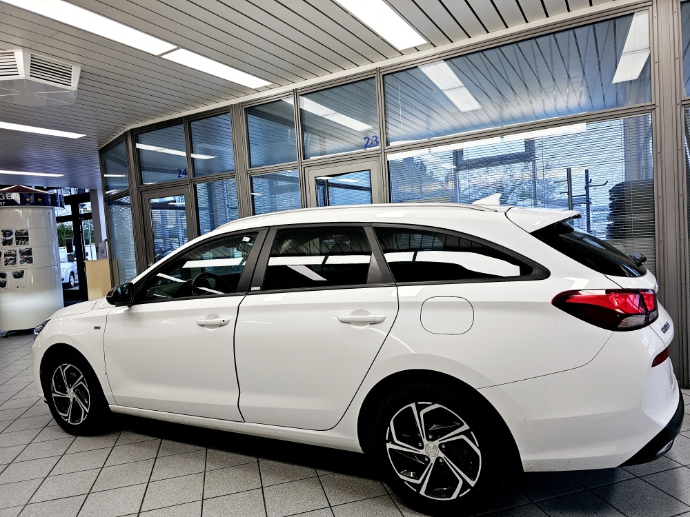 Hyundai i30 Kombi  bei Hoffmann Automobile in Wolfsburg kaufen und sofort mitnehmen - Bild 20