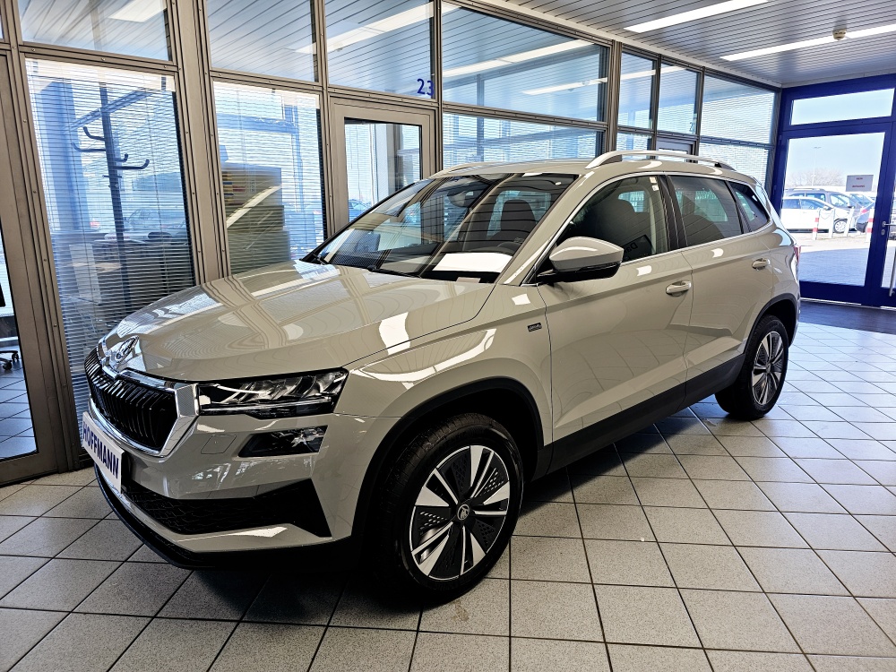Skoda Karoq Tour für nur 33.750,- € bei Hoffmann Automobile in Wolfsburg kaufen und sofort mitnehmen