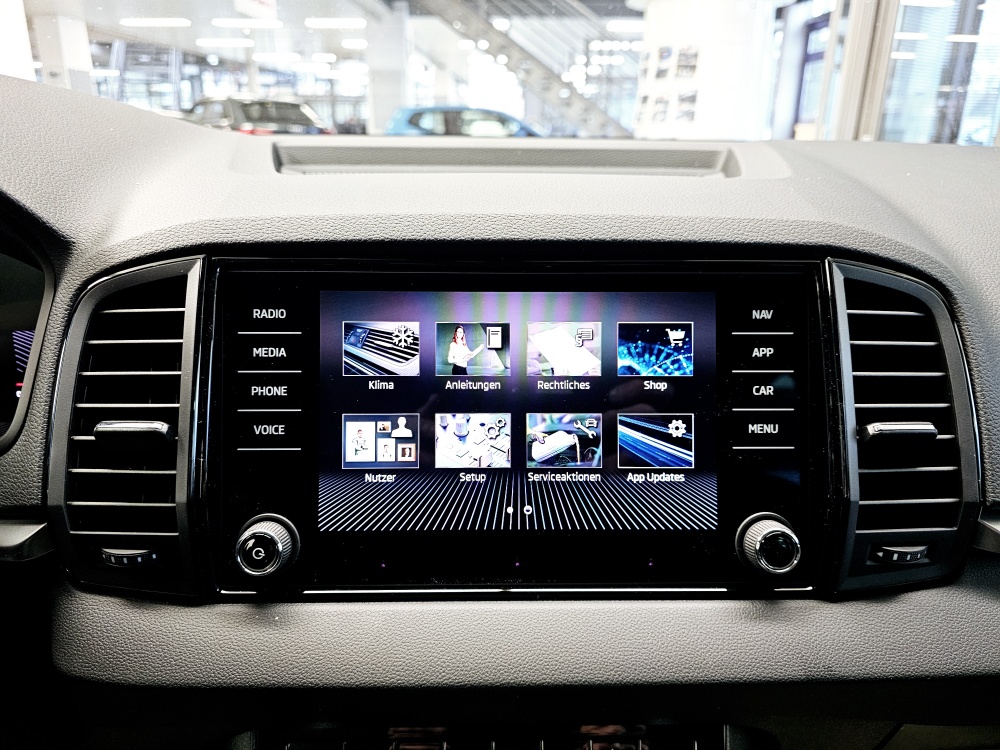 Skoda Karoq  bei Hoffmann Automobile in Wolfsburg kaufen und sofort mitnehmen - Bild 12
