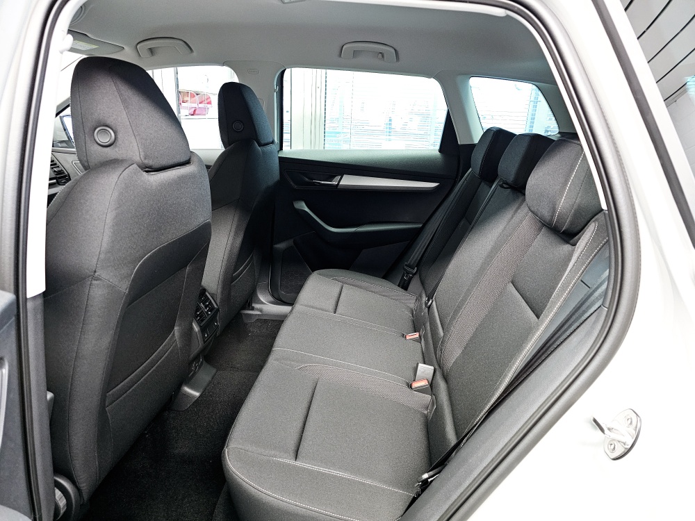 Skoda Karoq  bei Hoffmann Automobile in Wolfsburg kaufen und sofort mitnehmen - Bild 5