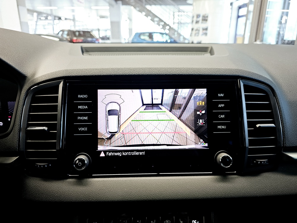 Skoda Karoq  bei Hoffmann Automobile in Wolfsburg kaufen und sofort mitnehmen - Bild 13