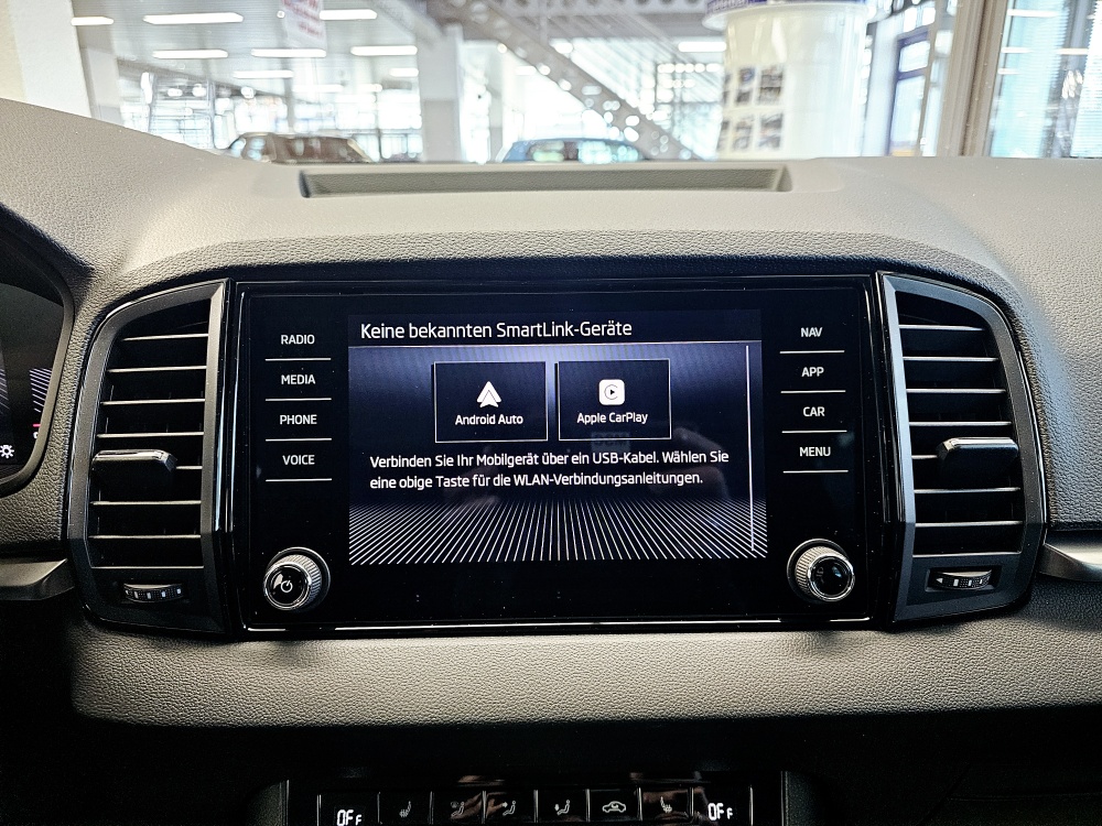 Skoda Karoq  bei Hoffmann Automobile in Wolfsburg kaufen und sofort mitnehmen - Bild 9