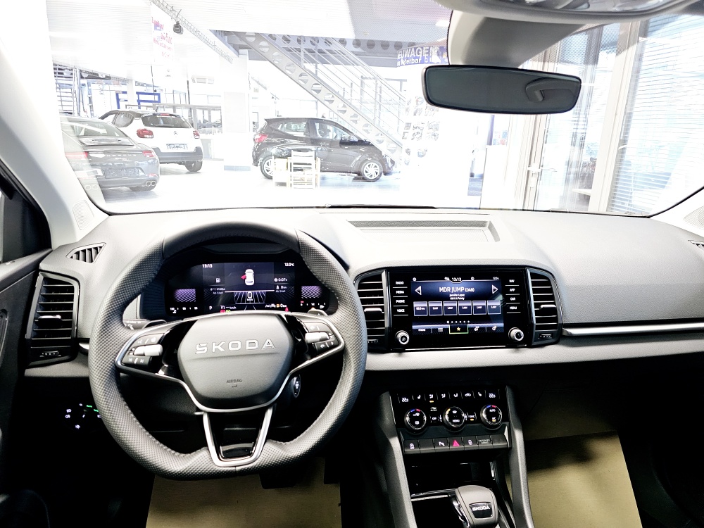 Skoda Karoq  bei Hoffmann Automobile in Wolfsburg kaufen und sofort mitnehmen - Bild 17