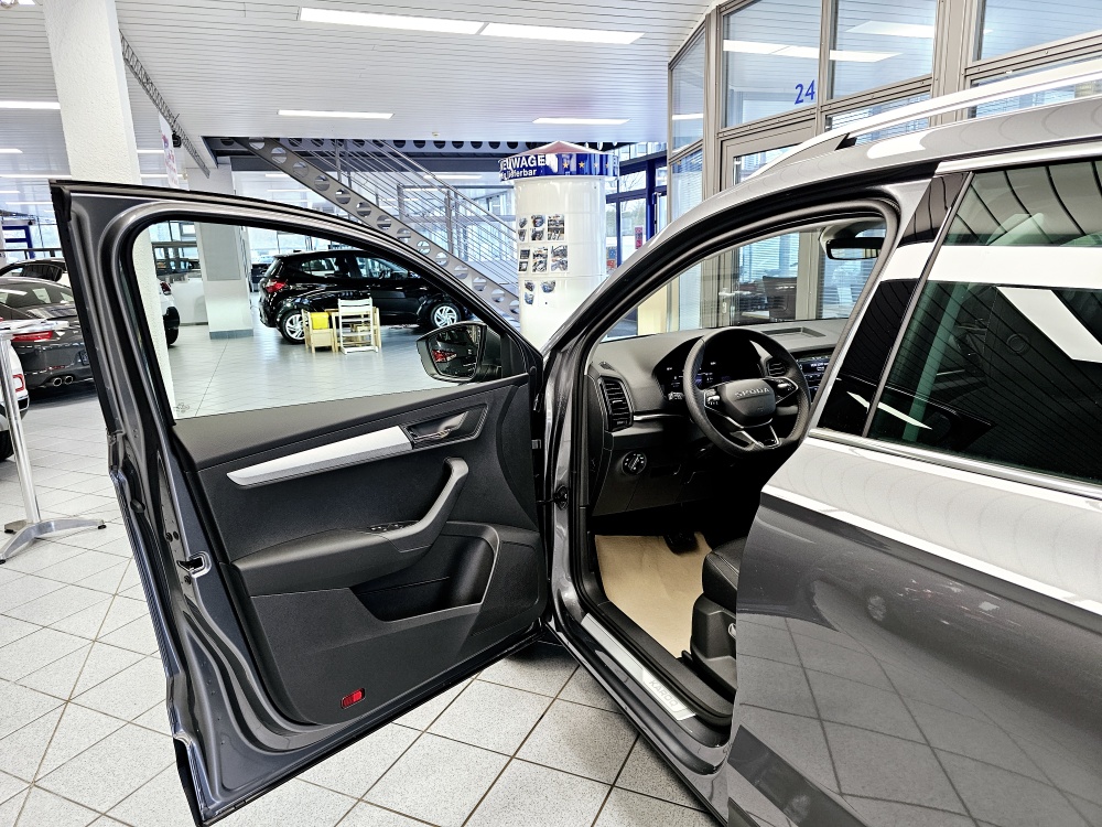 Skoda Karoq  bei Hoffmann Automobile in Wolfsburg kaufen und sofort mitnehmen - Bild 21