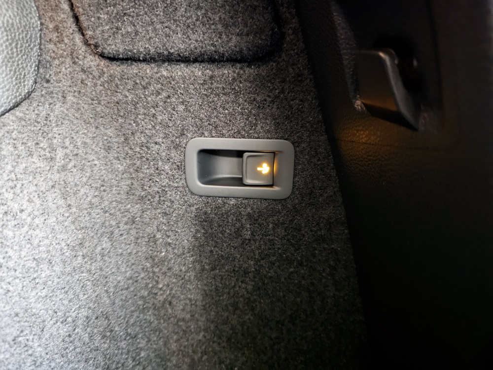 Skoda Karoq  bei Hoffmann Automobile in Wolfsburg kaufen und sofort mitnehmen - Bild 3