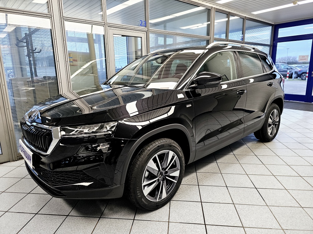 Skoda Karoq Tour für nur 32.950,- € bei Hoffmann Automobile in Wolfsburg kaufen und sofort mitnehmen