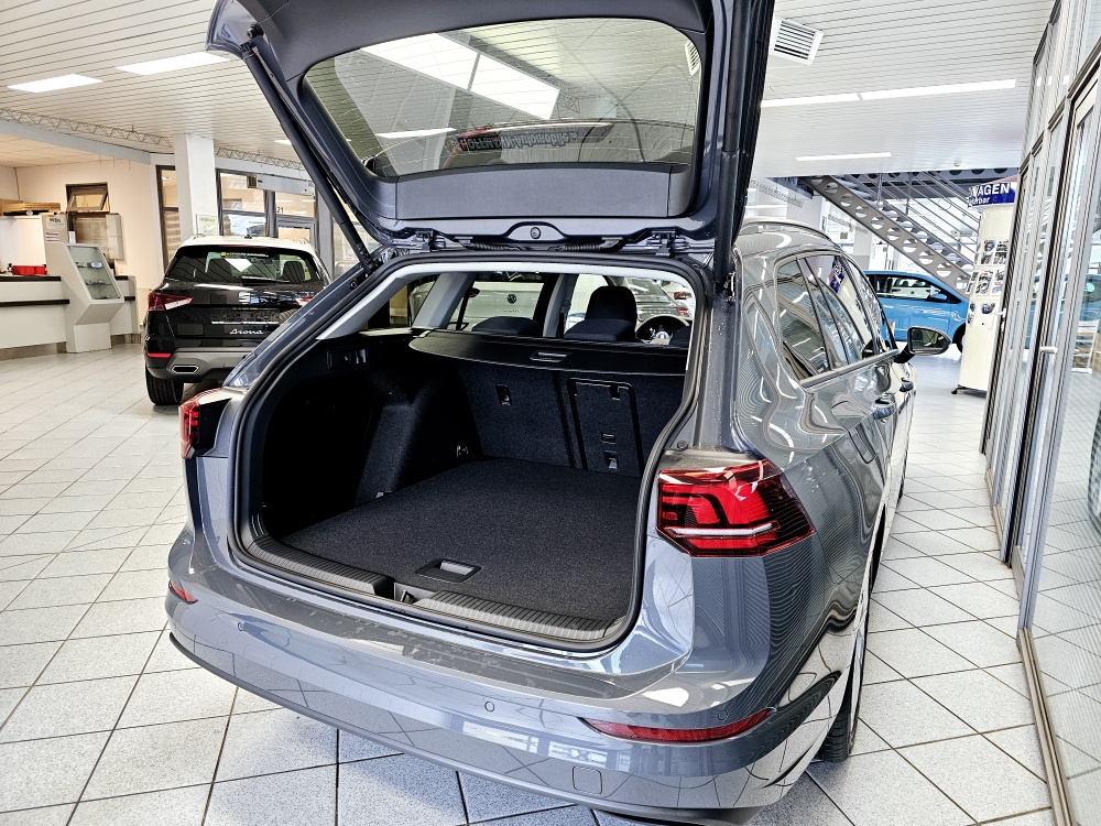 VW Golf Variant  bei Hoffmann Automobile in Wolfsburg kaufen und sofort mitnehmen - Bild 2