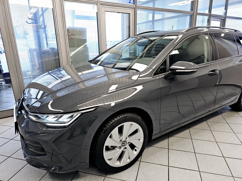 VW Golf Variant  bei Hoffmann Automobile in Wolfsburg kaufen und sofort mitnehmen - Bild 23
