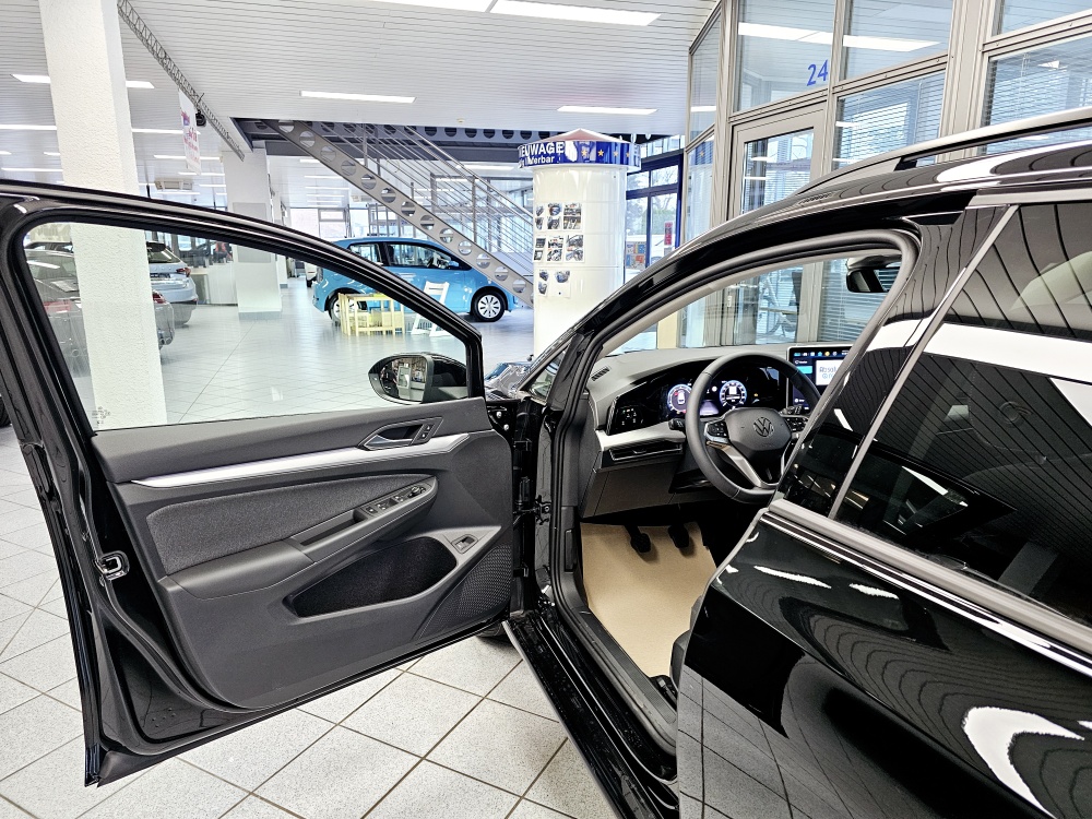 VW Golf Variant  bei Hoffmann Automobile in Wolfsburg kaufen und sofort mitnehmen - Bild 21