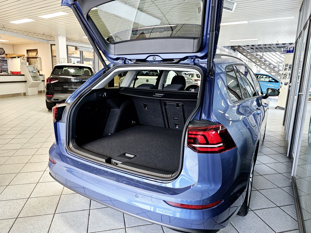 VW Golf Variant  bei Hoffmann Automobile in Wolfsburg kaufen und sofort mitnehmen - Bild 2