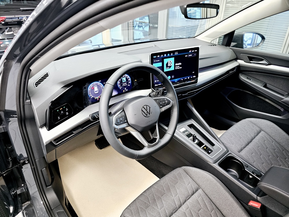 VW Golf Variant  bei Hoffmann Automobile in Wolfsburg kaufen und sofort mitnehmen - Bild 19