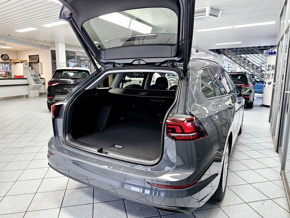 VW Golf Variant  bei Hoffmann Automobile in Wolfsburg kaufen und sofort mitnehmen - Bild 2