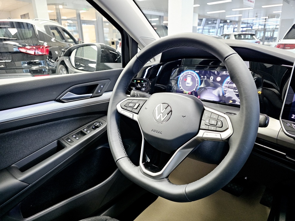 VW Golf Variant  bei Hoffmann Automobile in Wolfsburg kaufen und sofort mitnehmen - Bild 15