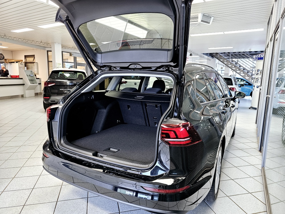 VW Golf Variant  bei Hoffmann Automobile in Wolfsburg kaufen und sofort mitnehmen - Bild 2