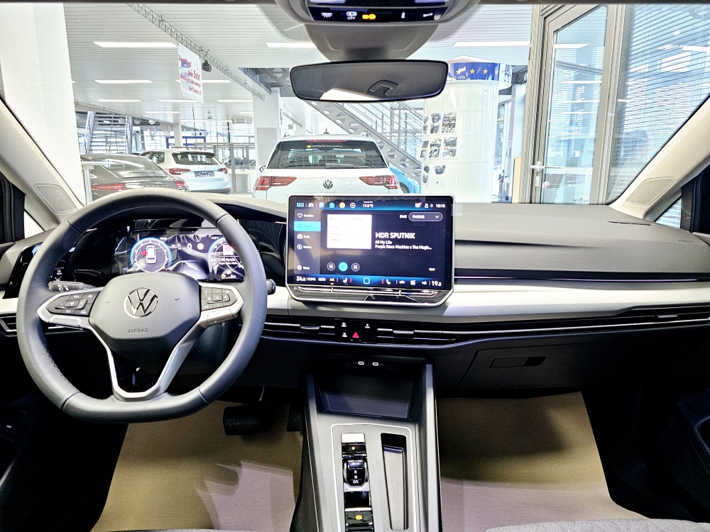 VW Golf Variant  bei Hoffmann Automobile in Wolfsburg kaufen und sofort mitnehmen - Bild 7