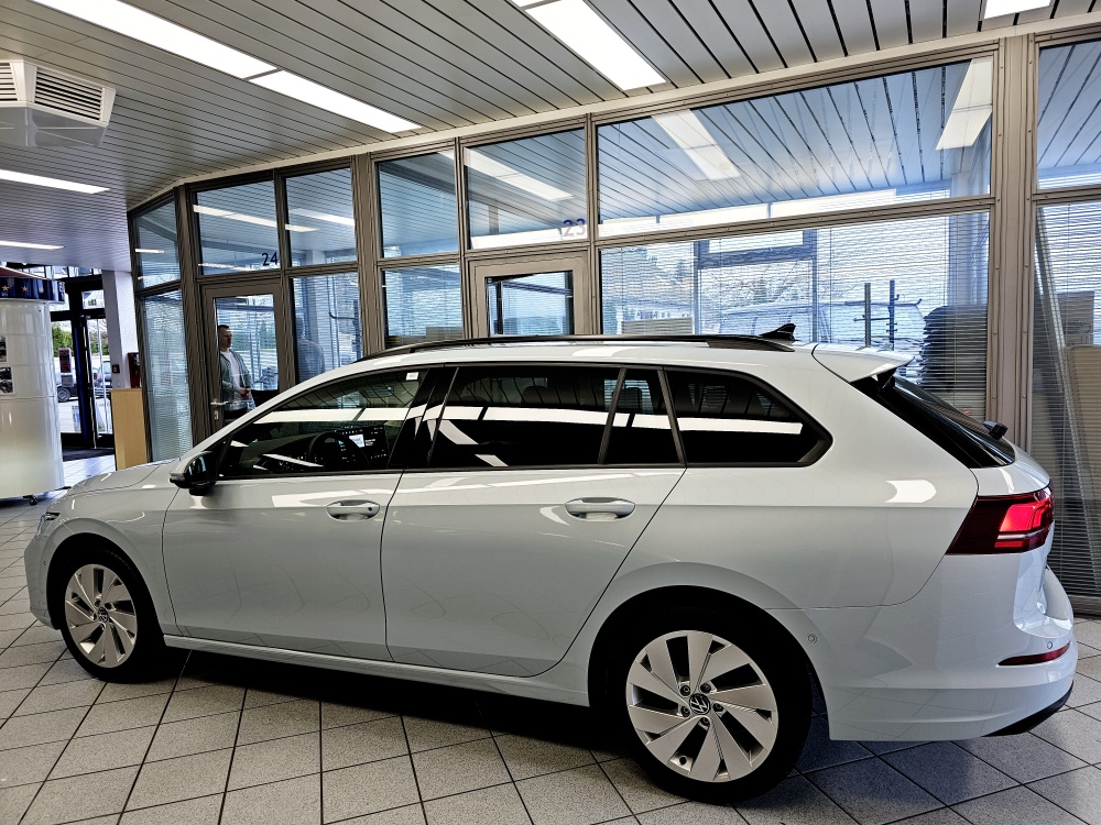 VW Golf Variant  bei Hoffmann Automobile in Wolfsburg kaufen und sofort mitnehmen - Bild 23