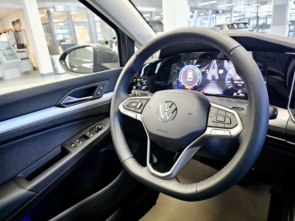 VW Golf Variant  bei Hoffmann Automobile in Wolfsburg kaufen und sofort mitnehmen - Bild 15
