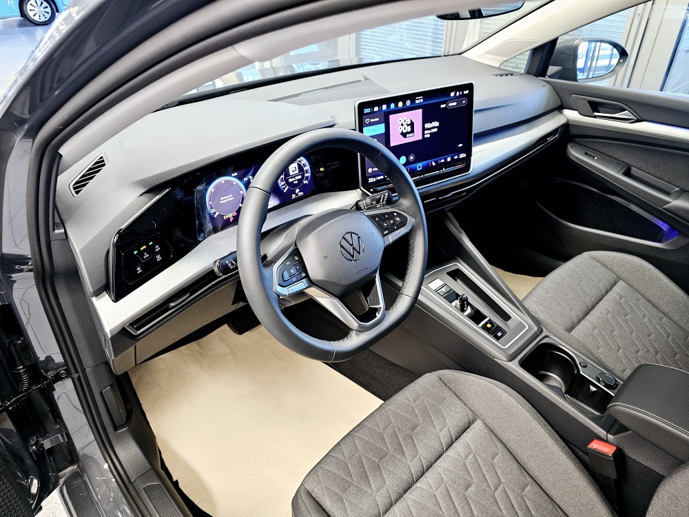 VW Golf Variant  bei Hoffmann Automobile in Wolfsburg kaufen und sofort mitnehmen - Bild 19