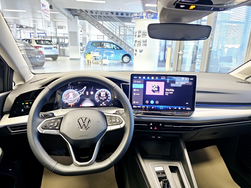 VW Golf Variant  bei Hoffmann Automobile in Wolfsburg kaufen und sofort mitnehmen - Bild 18