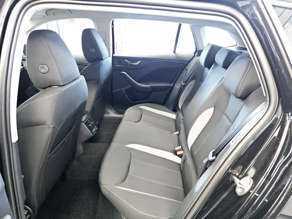 Skoda Scala  bei Hoffmann Automobile in Wolfsburg kaufen und sofort mitnehmen - Bild 4