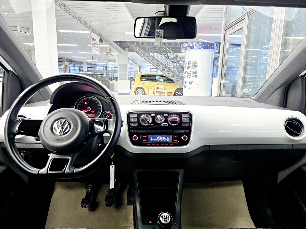 VW up!  bei Hoffmann Automobile in Wolfsburg kaufen und sofort mitnehmen - Bild 6