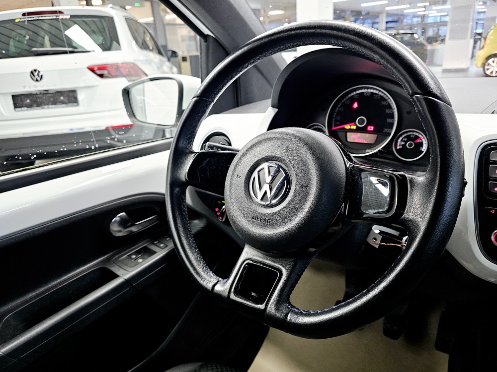 VW up!  bei Hoffmann Automobile in Wolfsburg kaufen und sofort mitnehmen - Bild 9