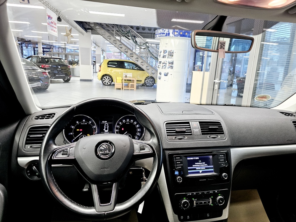 Skoda Yeti  bei Hoffmann Automobile in Wolfsburg kaufen und sofort mitnehmen - Bild 11