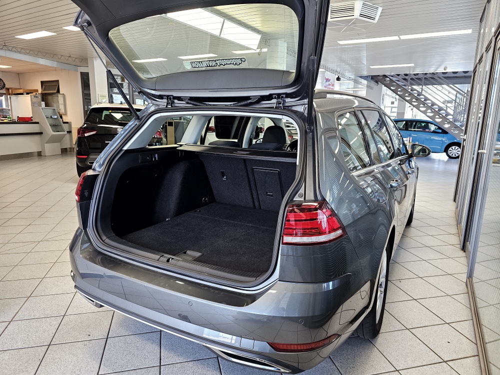 VW Golf Variant  bei Hoffmann Automobile in Wolfsburg kaufen und sofort mitnehmen - Bild 2