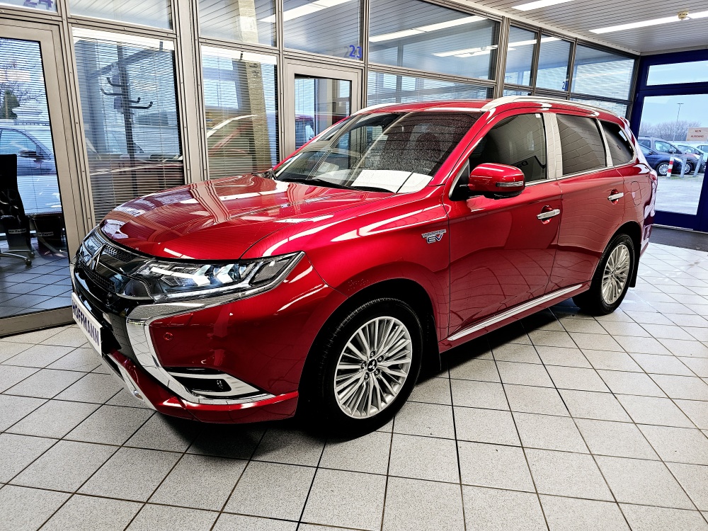 Mitsubishi Outlander Intense für nur 21.900,- € bei Hoffmann Automobile in Wolfsburg kaufen und sofort mitnehmen