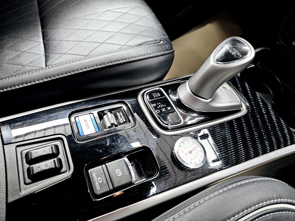Mitsubishi Outlander  bei Hoffmann Automobile in Wolfsburg kaufen und sofort mitnehmen - Bild 12