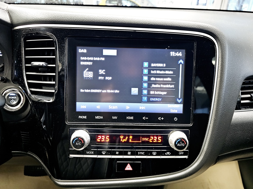 Mitsubishi Outlander  bei Hoffmann Automobile in Wolfsburg kaufen und sofort mitnehmen - Bild 14
