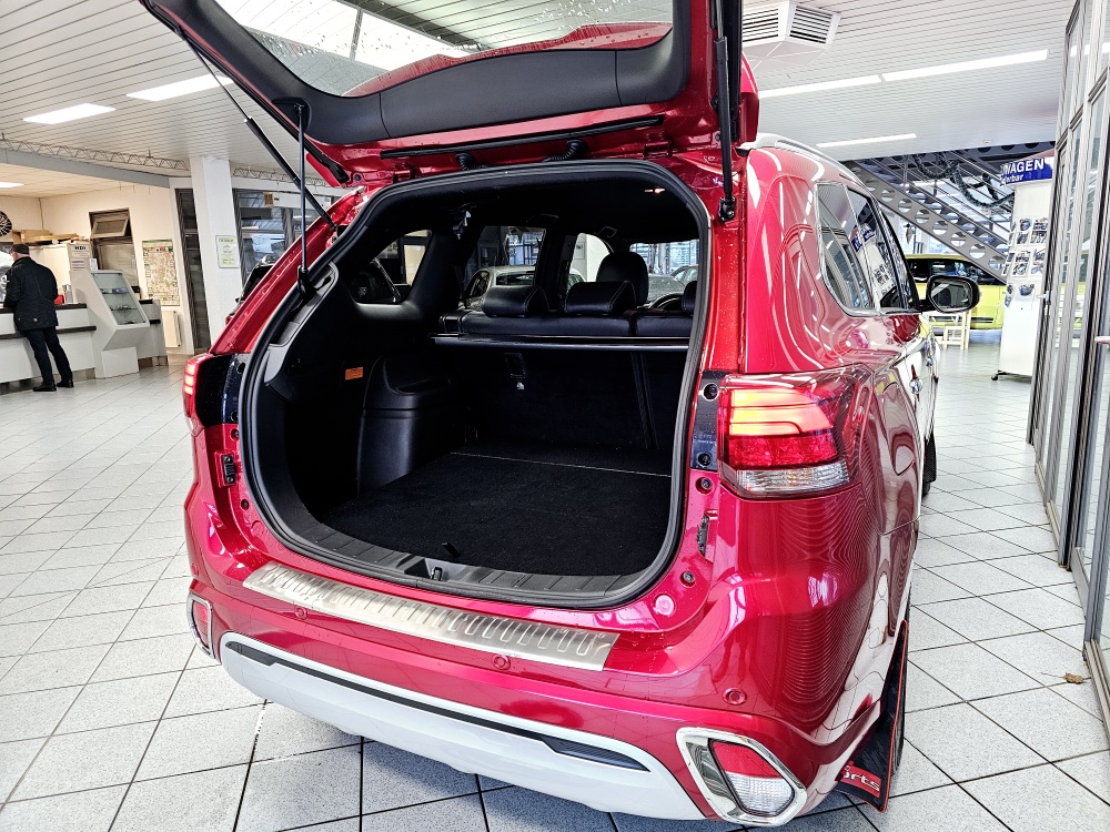 Mitsubishi Outlander  bei Hoffmann Automobile in Wolfsburg kaufen und sofort mitnehmen - Bild 2