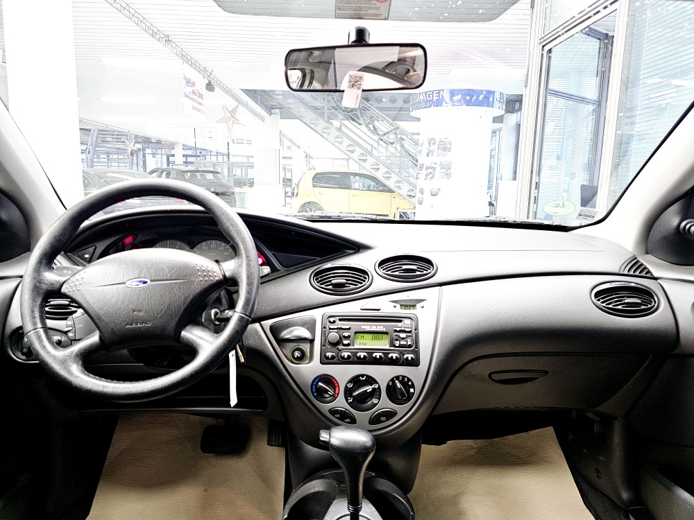 Ford Focus  bei Hoffmann Automobile in Wolfsburg kaufen und sofort mitnehmen - Bild 6