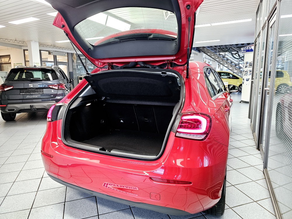 Mercedes-Benz A 180  bei Hoffmann Automobile in Wolfsburg kaufen und sofort mitnehmen - Bild 2
