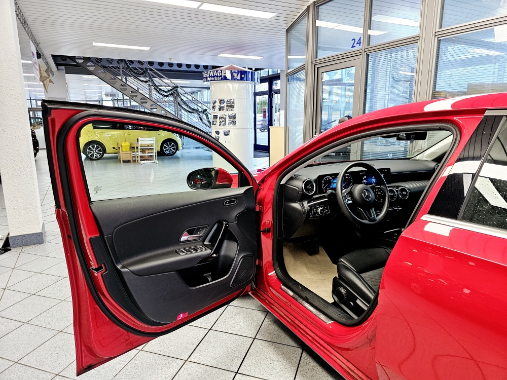 Mercedes-Benz A 180  bei Hoffmann Automobile in Wolfsburg kaufen und sofort mitnehmen - Bild 22