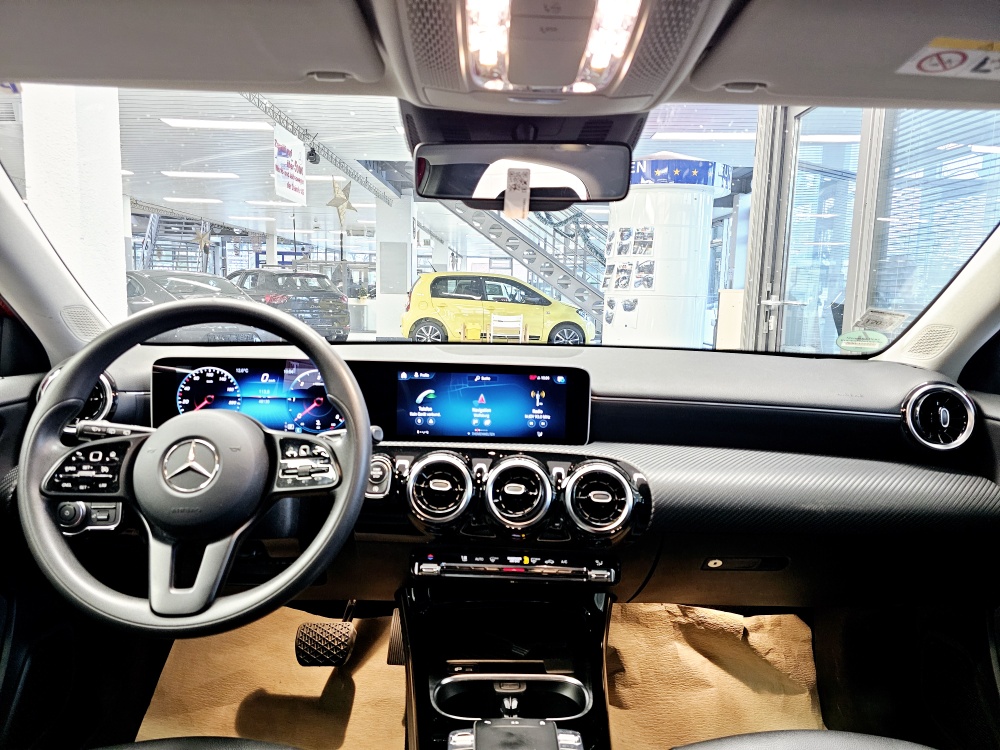 Mercedes-Benz A 180  bei Hoffmann Automobile in Wolfsburg kaufen und sofort mitnehmen - Bild 6
