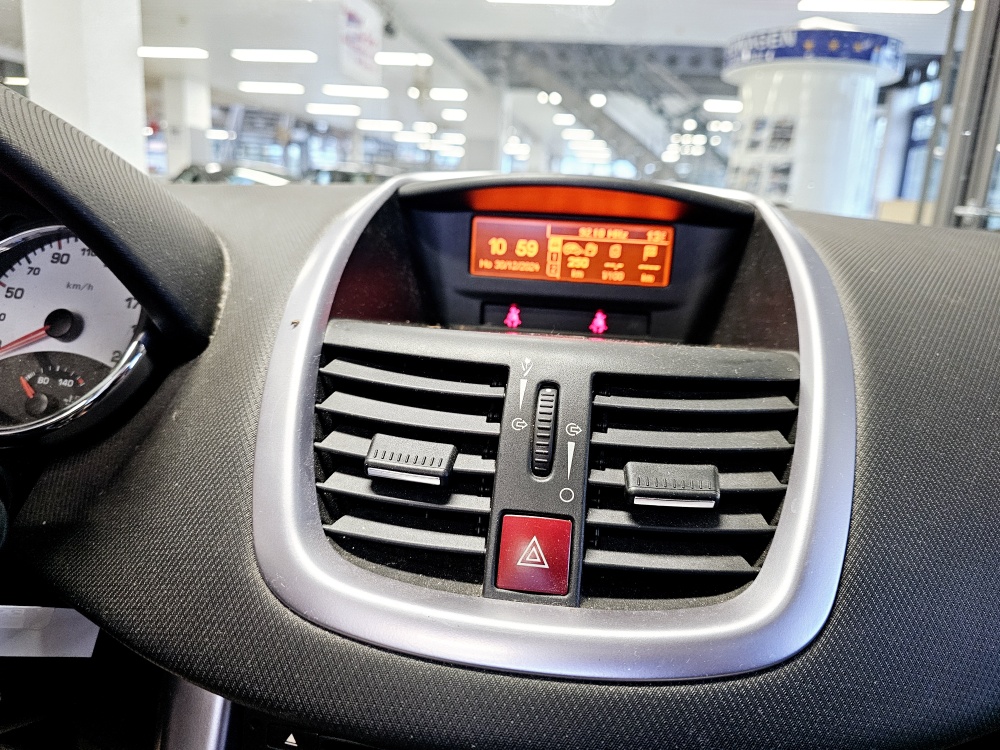 Peugeot 207 CC  bei Hoffmann Automobile in Wolfsburg kaufen und sofort mitnehmen - Bild 8