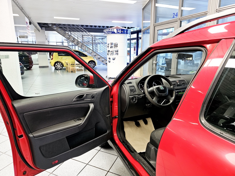Skoda Yeti  bei Hoffmann Automobile in Wolfsburg kaufen und sofort mitnehmen - Bild 12