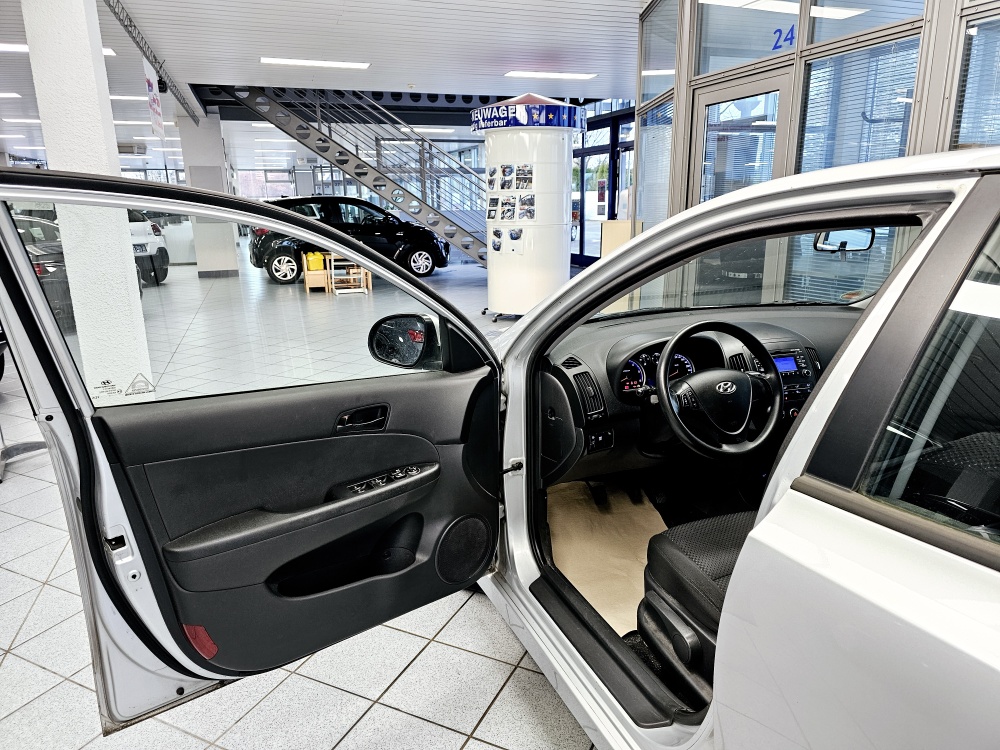 Hyundai i30  bei Hoffmann Automobile in Wolfsburg kaufen und sofort mitnehmen - Bild 13
