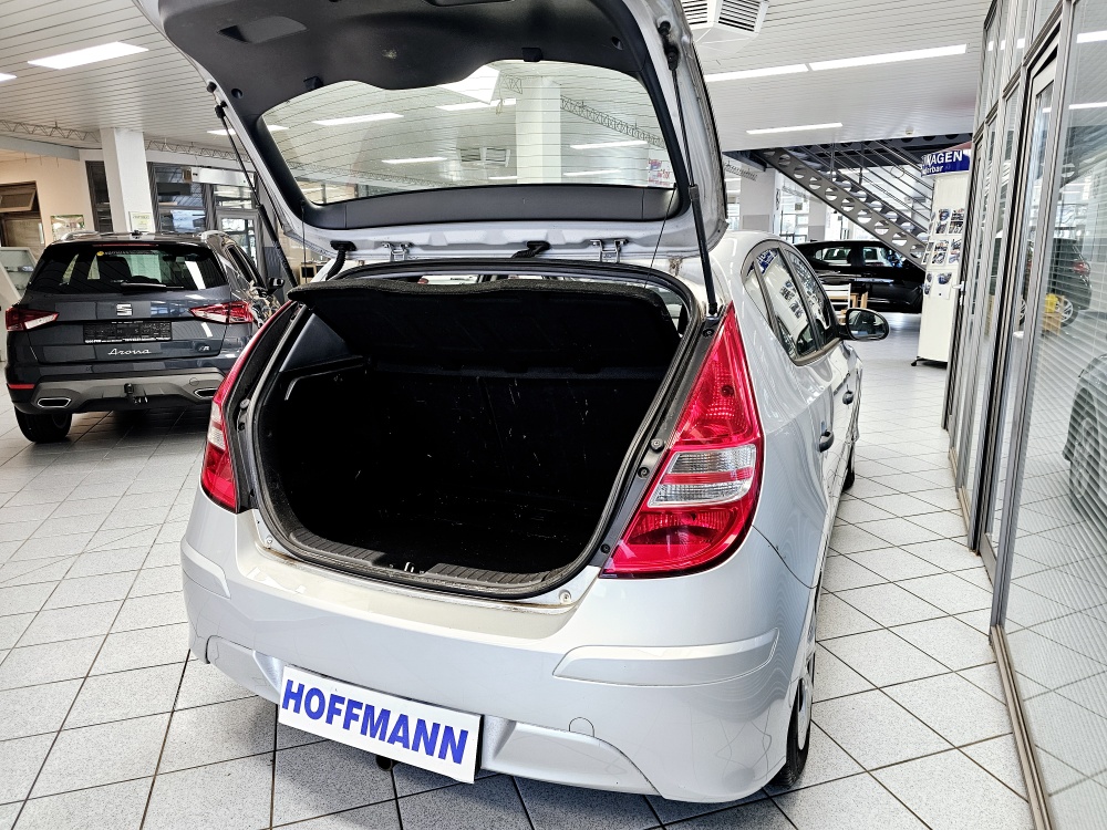 Hyundai i30  bei Hoffmann Automobile in Wolfsburg kaufen und sofort mitnehmen - Bild 2