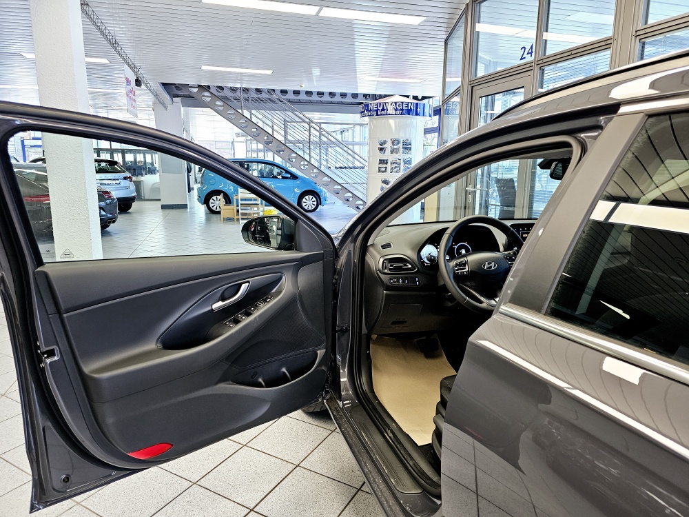 Hyundai i30 Kombi  bei Hoffmann Automobile in Wolfsburg kaufen und sofort mitnehmen - Bild 22